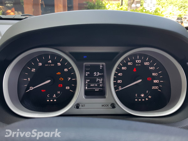 விற்பனையில் நெருங்கி வந்த டாடா டியாகோ... படபடப்பில் மாருதி செலிரியோ!