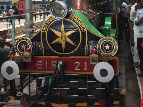 சென்னைவாசிகளை கண்களுக்கு விருந்தளித்த நீராவி எஞ்சின் ரயில்!