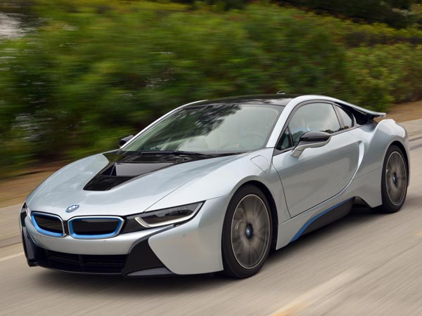 புதிய ரக கார்களில் திடீரென பிஎம்டபுள்யூ முத்திரை மாற்றம்!