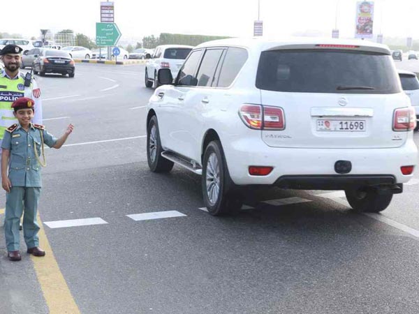 சிறுவன் அப்துல்லாவும் போக்குவரத்து காவலர்களும்..!!