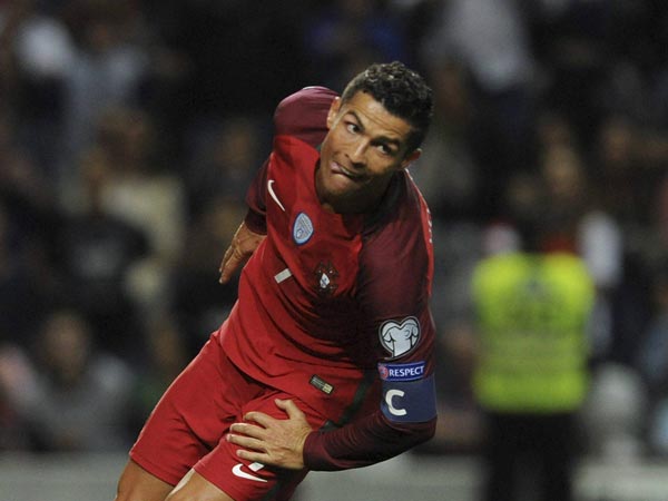 ஃபெராரி காருக்கு வாடிக்கையாளரான கிறிஸ்டியானோ ரோனால்டோ..!!