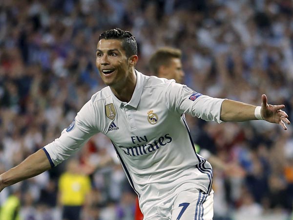 ஃபெராரி காருக்கு வாடிக்கையாளரான கிறிஸ்டியானோ ரோனால்டோ..!!