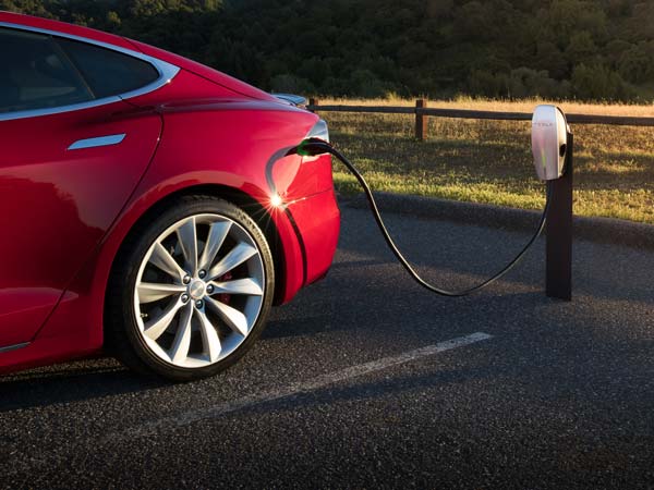 மின்சார கார் பயன்பாட்டிற்கு அடிக்கல் நாட்டினர் பிரதமர் மோடி..!! மின்சார கார் பயன்பாட்டிற்கு அடிக்கல் நாட்டினர் பிரதமர் மோடி..!!