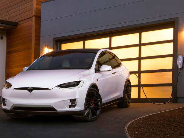 மின்சார கார் பயன்பாட்டிற்கு அடிக்கல் நாட்டினர் பிரதமர் மோடி..!! மின்சார கார் பயன்பாட்டிற்கு அடிக்கல் நாட்டினர் பிரதமர் மோடி..!!