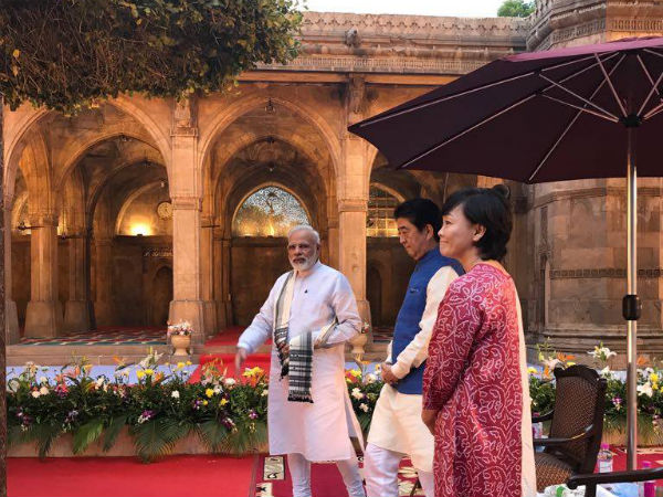 மின்சார கார் பயன்பாட்டிற்கு அடிக்கல் நாட்டினர் பிரதமர் மோடி..!! மின்சார கார் பயன்பாட்டிற்கு அடிக்கல் நாட்டினர் பிரதமர் மோடி..!!