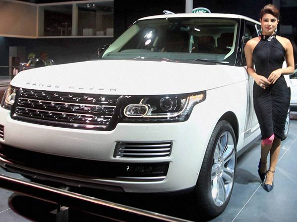 ஹாலிவுட் நாயகி ப்ரியங்கா சோப்ராவின் ஆடம்பர கார் கலெக்‌ஷன்!