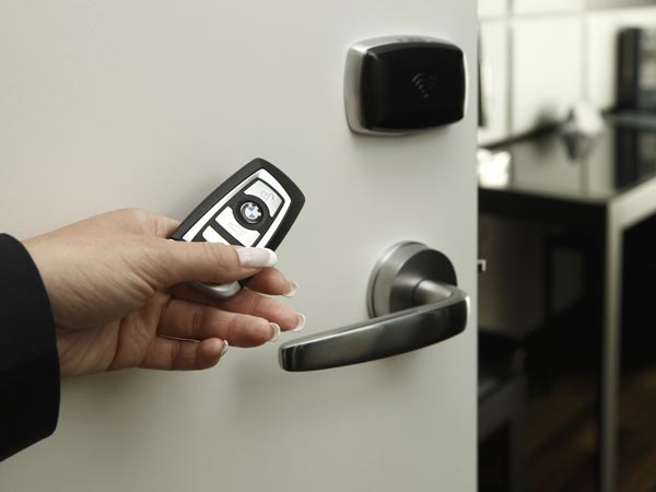 கார் சாவிகளுக்கு மாற்றாக புதிய தொழில்நுட்பம் விரைவில்..!!