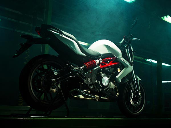 ஏபிஎஸ் பெற்ற புதிய பெனெல்லி டிஎன்டி 300 பைக் அறிமுகம்..!!