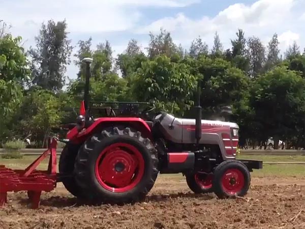 தானாக இயங்கும் டிராக்டர்: மஹிந்திராவின் அடுத்த முயற்சி..!!