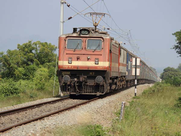  மும்பை- டெல்லி இடையே மிக அதிவேக ராஜ்தானி எக்ஸ்பிரஸ் ரயில் அறிமுகமாகிறது!