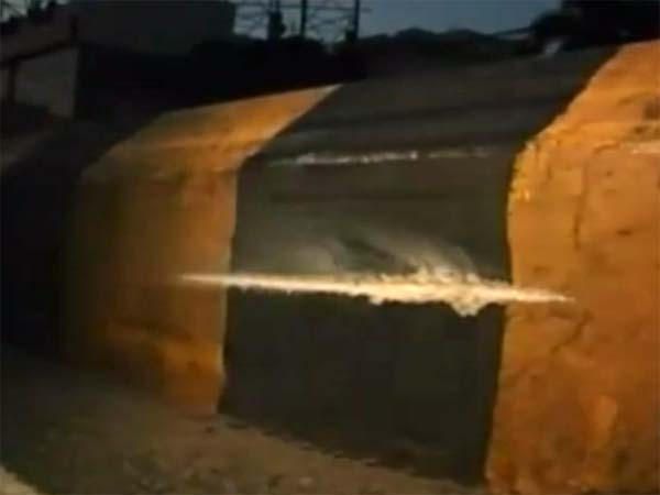 அதிவேக பைக் பயணத்தால் உயிரழந்த கல்லூரி மாணவர்கள்..!! 