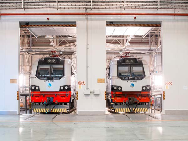 இந்தியாவின் சக்திவாய்ந்த புதிய ரயில் எஞ்சின் பற்றிய தகவல்கள்!