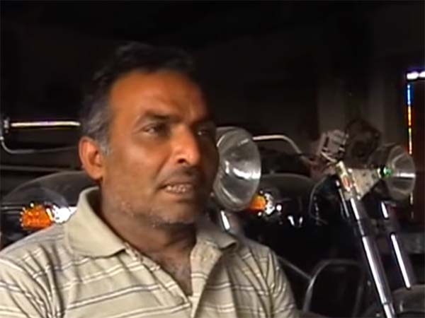  ராயல் என்ஃபீல்டு மோட்டார்சைக்கிளை டிராக்டராக மாற்றிய விவசாயி!