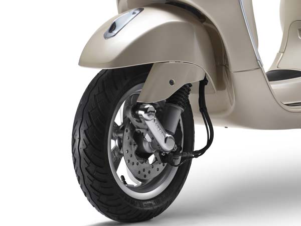 பியாஜியோ வெளியிடும் வெஸ்பா ரெட் ஸ்கூட்டரின் பின்னணி..!!