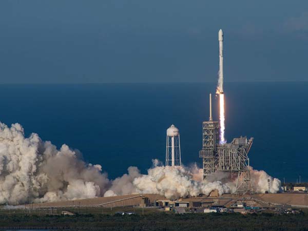 பயணிகள் ராக்கெட் யோசனையை முன் வைத்த எலான் மஸ்க்!