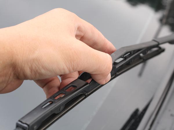 பழைய காரை புதிய காராக மாற்ற 5 எளிய டிப்ஸ்..!! பழைய காரை புதிய காராக மாற்ற 5 எளிய டிப்ஸ்..!!