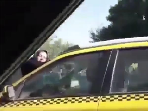 கார் பானாட்டில் மனைவியை கட்டி வைத்து கணவன் வெறிச்செயல்..!!