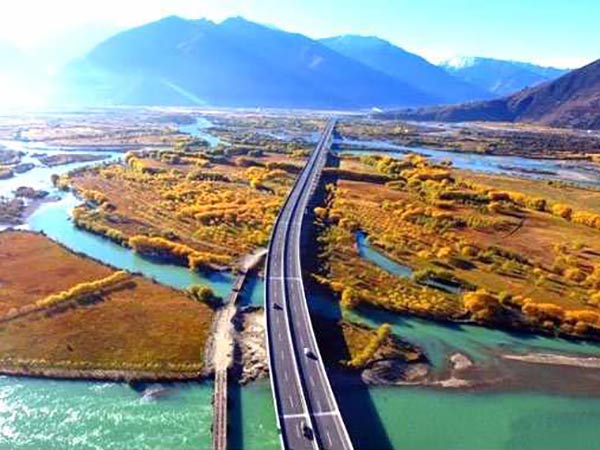 இந்திய எல்லையோரத்தில் புதிய அதிவிரைவு சாலையை திறந்தது சீனா