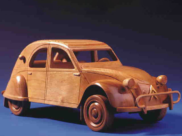 மரக்கூழினால் தயாரிக்கப்படும் கார்கள் & உதிரிபாகங்கள்...!!