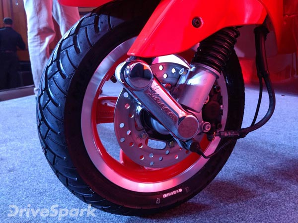 பியாஜியோ நிறுவனம் வெளியிட்ட புதிய வெஸ்பா ரெட் ஸ்கூட்டர்..!!