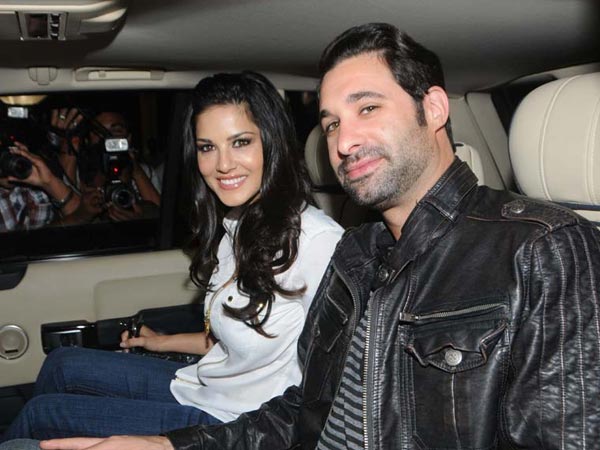 மகளுக்காக மஸராட்டி கார் வாங்கிய அம்மா சன்னி லியோன்..!! மகளுக்காக மஸராட்டி கார் வாங்கிய அம்மா சன்னி லியோன்..!!