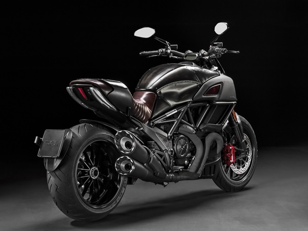 டுகாட்டி டயாவெல் டீசல் பைக்கின் டெலிவிரி இந்தியாவில் துவங்கியது!