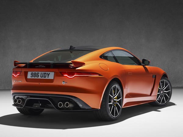 புதிய ஆடம்பர கார் வாங்கும் ஆசையில் சாய்னா நெஹ்வால்..!!