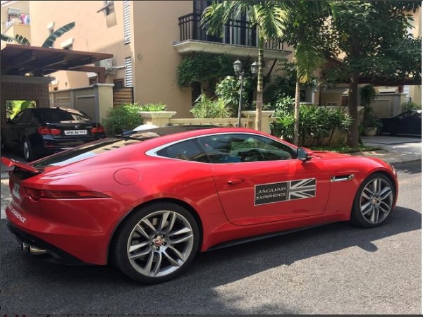 புதிய ஆடம்பர கார் வாங்கும் ஆசையில் சாய்னா நெஹ்வால்..!!