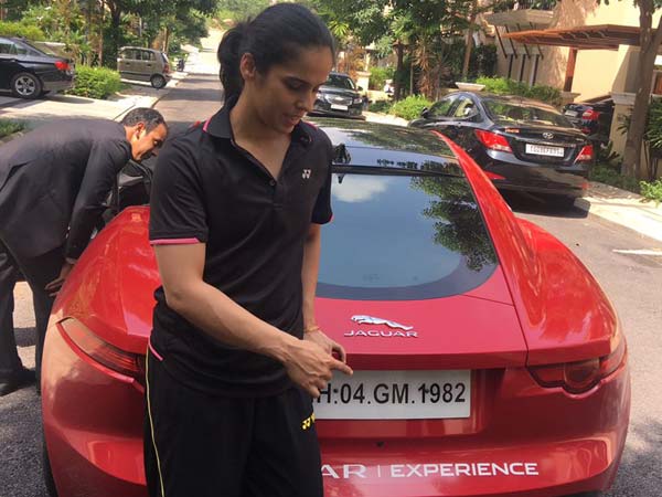 புதிய ஆடம்பர கார் வாங்கும் ஆசையில் சாய்னா நெஹ்வால்..!!