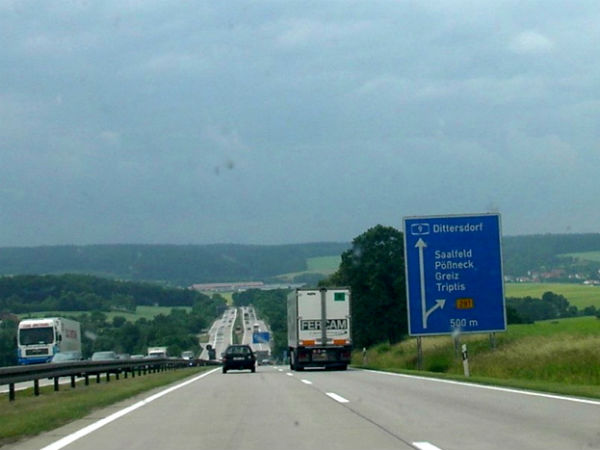 ஆட்டோபான் சாலையில் அதிவேகத்தில் ஓட்டும்போது மனதில் வைக்க வேண்டிய விஷயங்கள்!