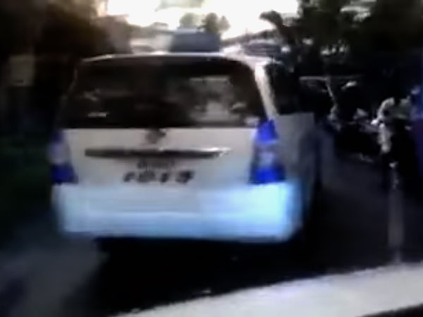 ஆம்புலன்ஸிற்கு வழிவிடாத ஃபோர்டு ஈக்கோஸ்போர்ட் ஓட்டுனருக்கு கிடைத்த தக்க பாடம்!