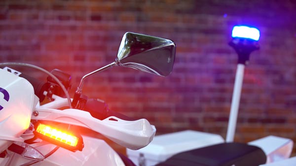 மின்சார மோட்டார்சைக்கிளை களமிறக்கும் ஏகே-47 துப்பாக்கி நிறுவனம்!