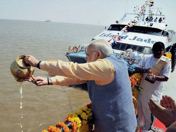 ’ரோ ரோ’ படகுகள் உள்நாட்டின் மிதக்கும் கப்பல்: பிரதமர் மோடி..!!