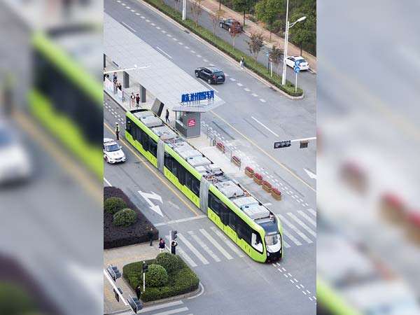 உலகின் முதல் ஸ்மார்ட் ரயில் சீனாவில் அறிமுகம்..!!