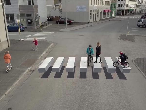 பாதசாரிகள் சாலையை கடப்பதற்கான ஸீப்ரா க்ராசிங்- சுவாரஸ்யங்கள்!