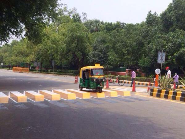 பாதசாரிகள் சாலையை கடப்பதற்கான ஸீப்ரா க்ராசிங்- சுவாரஸ்யங்கள்!