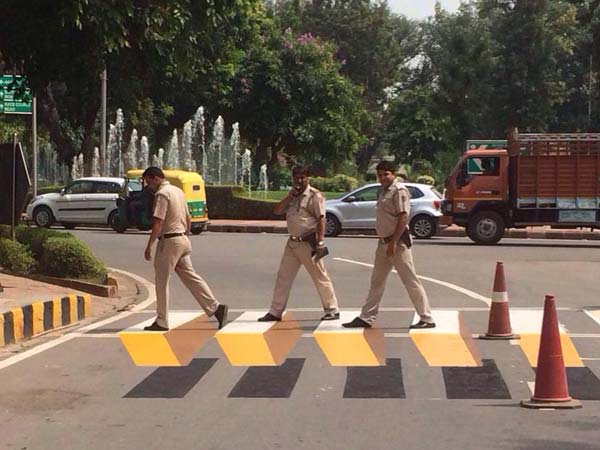 பாதசாரிகள் சாலையை கடப்பதற்கான ஸீப்ரா க்ராசிங்- சுவாரஸ்யங்கள்!