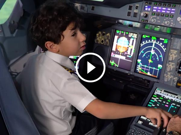 ஒரு நாள் விமானி: இணையத்தை கலக்கும் 6 வயது சிறுவன்..!!