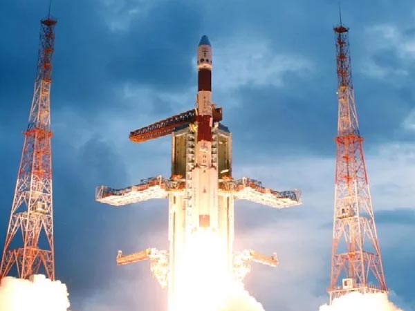 நிலவுக்கு செலுத்தப்படும் சந்திராயன் -2 விண்கலம் குறித்த சிறப்பு தகவல்கள்!