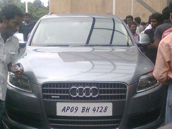 தெலுங்கு மெகா ஸ்டார் குடும்பத்தின் மெகா கார் கலெக்‌ஷன்..!!