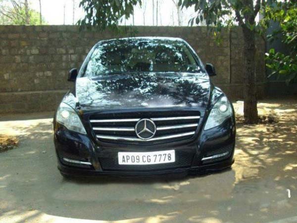 தெலுங்கு மெகா ஸ்டார் குடும்பத்தின் மெகா கார் கலெக்‌ஷன்..!!