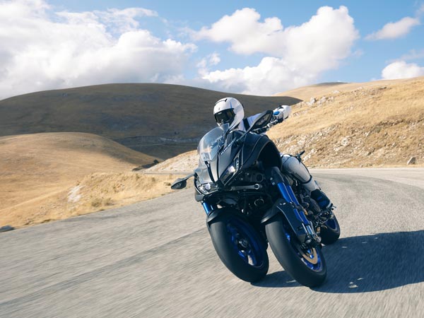 புதுமையான மூன்றுசக்கர பைக் மாடலை அறிமுகம் செய்தது யமஹா!