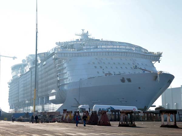 உலகின் மிகப்பெரிய சொகுசு கப்பலாக வாகை சூட வரும் சிம்பொனி ஆஃப் தி சீஸ்!