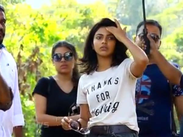 பென்ஸ் கார் விவகாரத்தில் அமலா பால் மறைமுக பதிலடி..!!