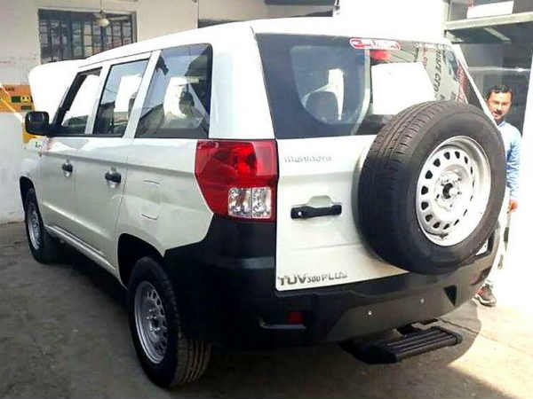 புதிய மஹிந்திரா டியூவி300 ப்ளஸ் காரின் ஸ்பை படங்கள்!