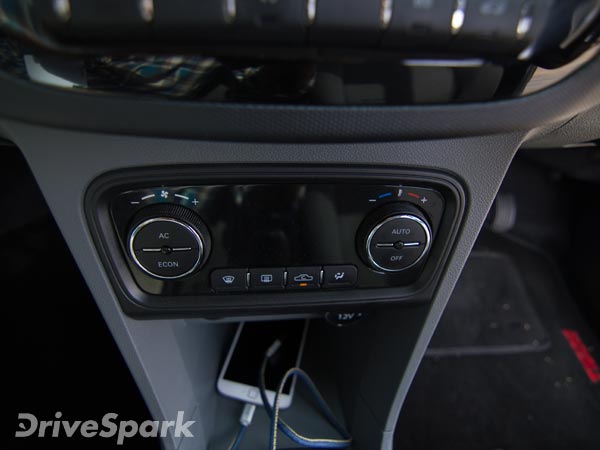 டாடா டிகோர் ஏஎம்டி கார் ரூ. 5.75 லட்சம் தொடக்க விலையில் அறிமுகம்..!!