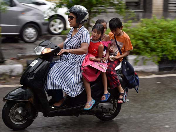 ஹெல்மெட்டிற்கு சச்சின் டெண்டுல்கர் திடீர் பிரச்சாரம்..!!