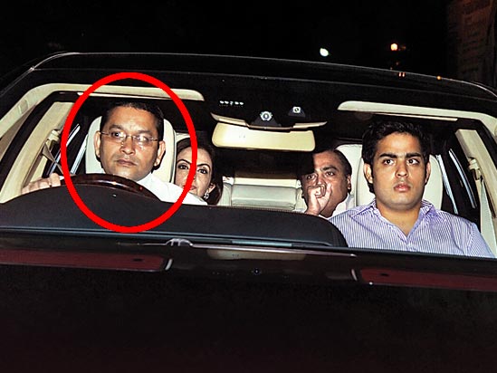 முகேஷ் அம்பானி கார் டிரைவருக்கு அவ்வளவு சம்பளம் ஏன்? முகேஷ் அம்பானி கார் டிரைவருக்கு அவ்வளவு சம்பளம் ஏன்?