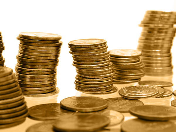 சில்லறை காசில் ஸ்கூட்டர் வாங்கி அக்காவிற்கு பரிசளித்த தம்பி