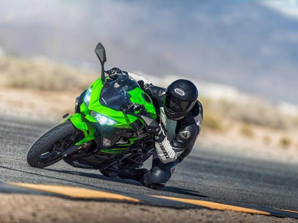 இந்தியா வரும் புதிய கவாஸாகி நின்ஜா 400 பைக் அறிமுகம்!